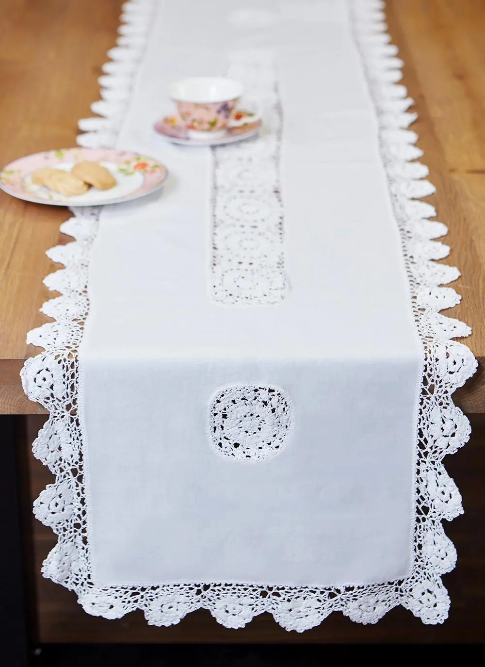 Crochet Edge Table Runner Blarney